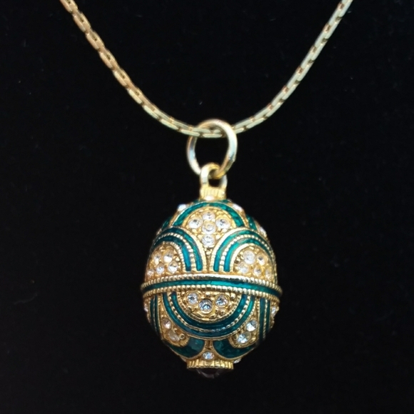 Easter Egg Pendant - Picture 2 of 4